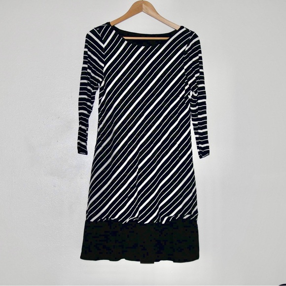 White House - Large Dress - Black/White - Picture 2 of 3